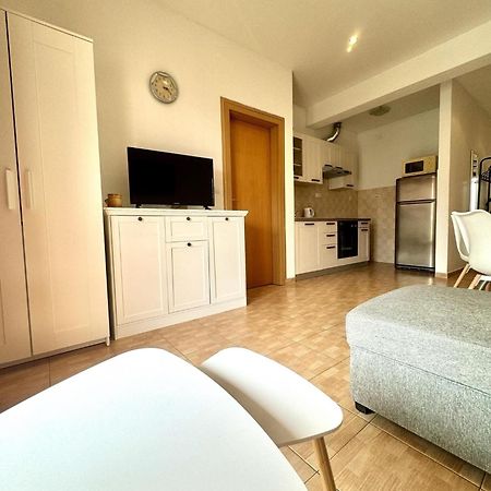 Apartmani Jela Makarska Exterior foto