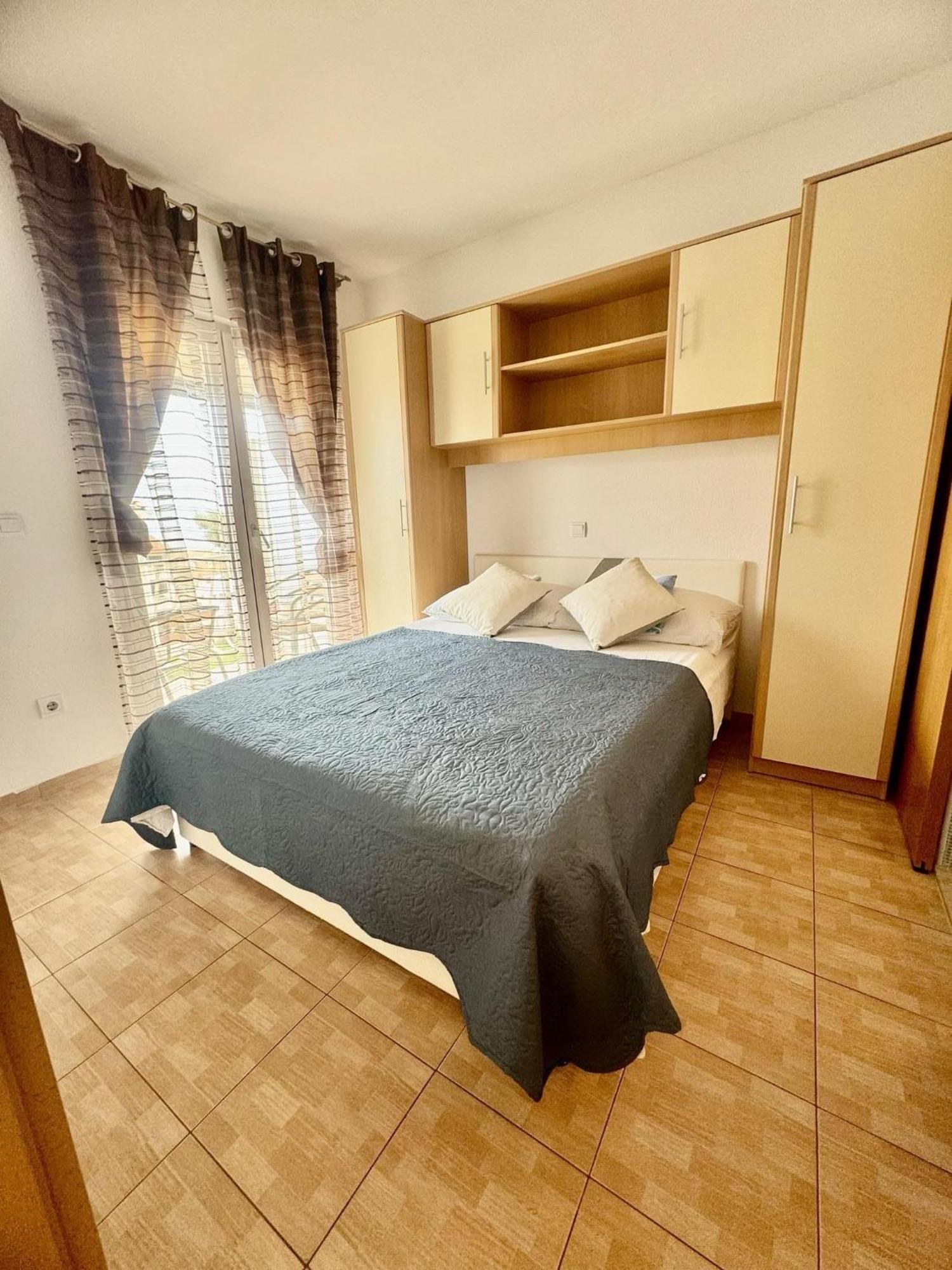 Apartmani Jela Makarska Exterior foto