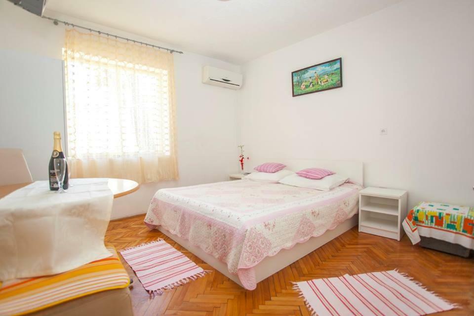Apartmani Jela Makarska Exterior foto