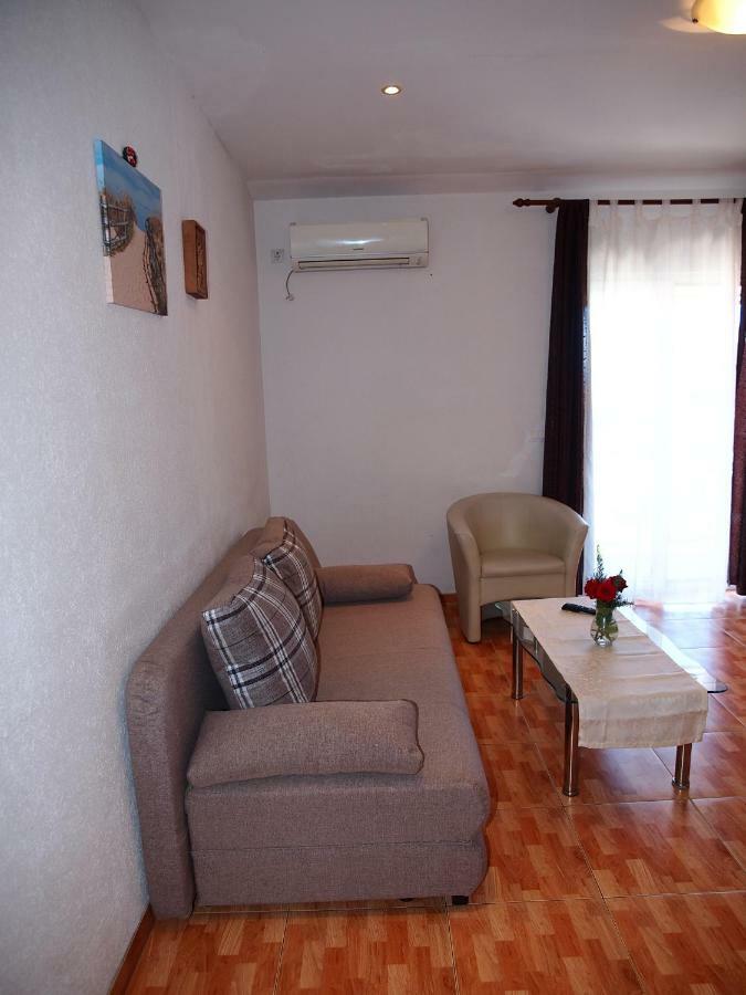 Apartmani Jela Makarska Exterior foto