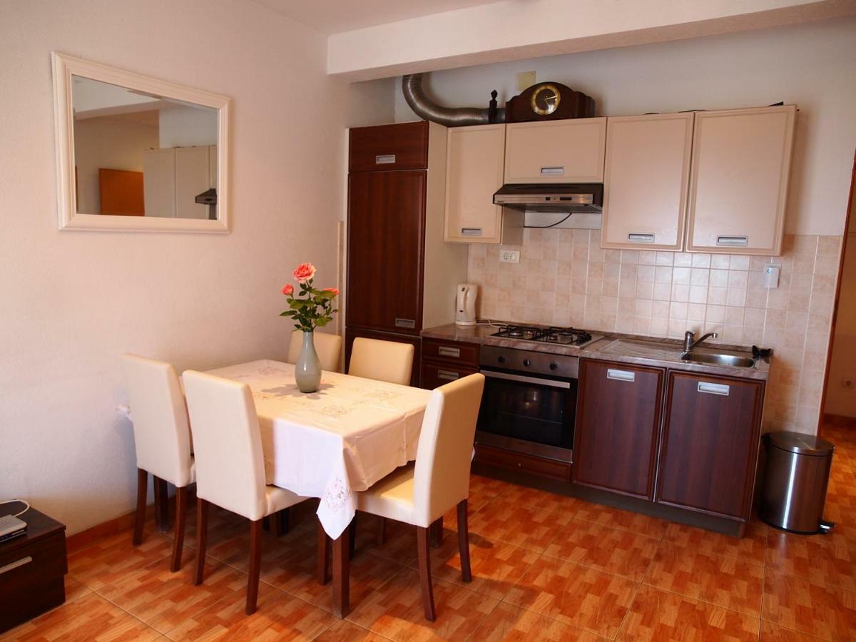 Apartmani Jela Makarska Exterior foto